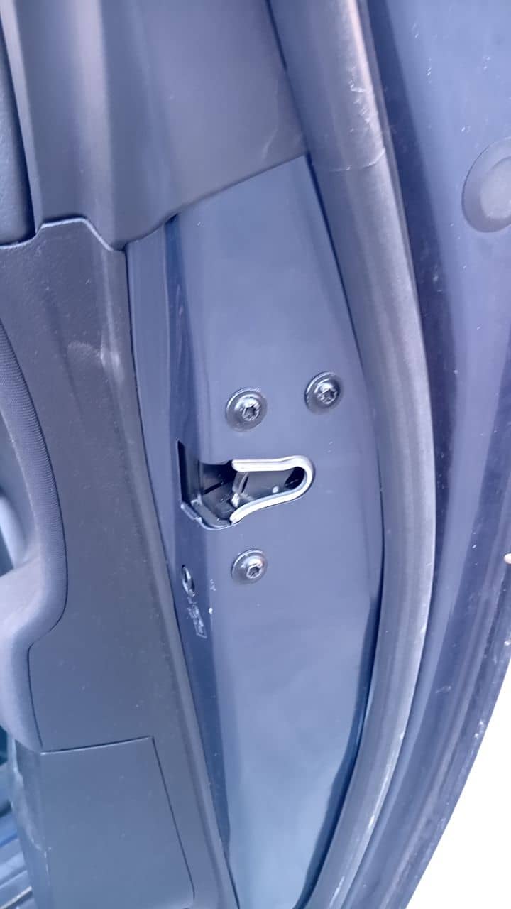 CERRADURA PUERTA TRASERA DERECHA
