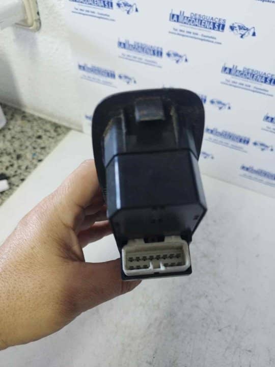 MANDO ELEVALUNAS DELANTERO IZQUIERDO