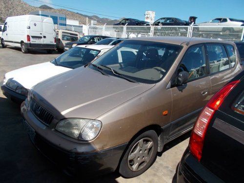 Kia Carens 1.8 gasolina